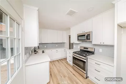 Kitchen - 2586 Prospect Ave, Riverside, CA 92507 photo 2 of 2
