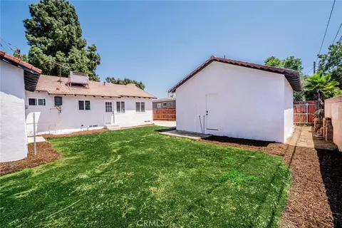 Exterior - 2586 Prospect Ave, Riverside, CA 92507 photo 4 of 4