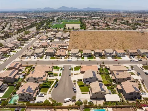 View/Area - 5960 Brown Ct, Fontana, CA 92336 photo 14 of 16