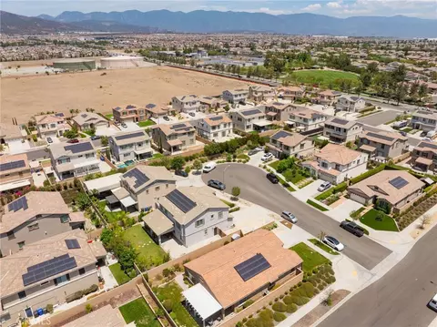 View/Area - 5960 Brown Ct, Fontana, CA 92336 photo 9 of 16