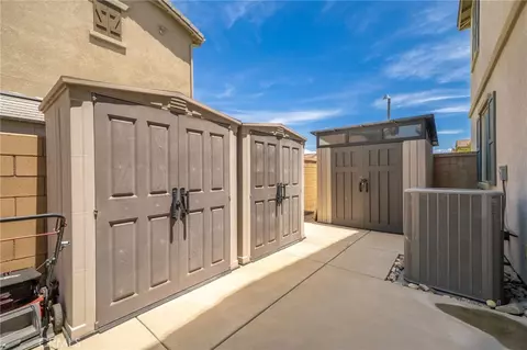 Exterior - 5960 Brown Ct, Fontana, CA 92336 photo 17 of 18