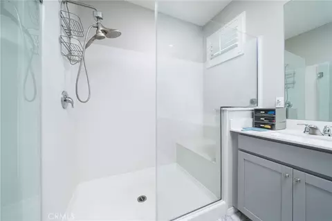 Bath - 5960 Brown Ct, Fontana, CA 92336 photo 4 of 4
