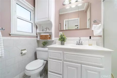Bath - 695 N Laurel Ave, Upland, CA 91786 photo 4 of 4