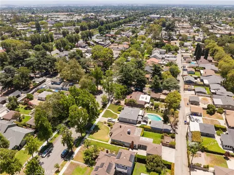 View/Area - 695 N Laurel Ave, Upland, CA 91786 photo 11 of 12