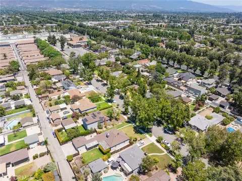View/Area - 695 N Laurel Ave, Upland, CA 91786 photo 6 of 12