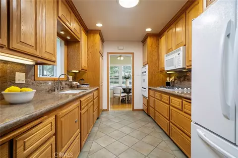 Kitchen - 695 N Laurel Ave, Upland, CA 91786 photo 1 of 4