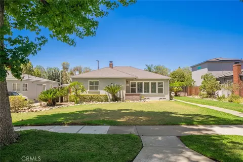 Exterior - 695 N Laurel Ave, Upland, CA 91786 photo 4 of 20