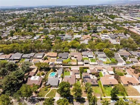 View/Area - 695 N Laurel Ave, Upland, CA 91786 photo 9 of 12