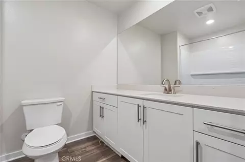 Bath - 9549 Hannah Way, Riverside, CA 92503 photo 1 of 3