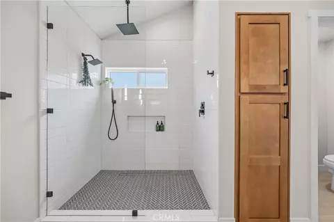 Bath - 2861 Kings River Ln, Ontario, CA 91761 photo 2 of 3