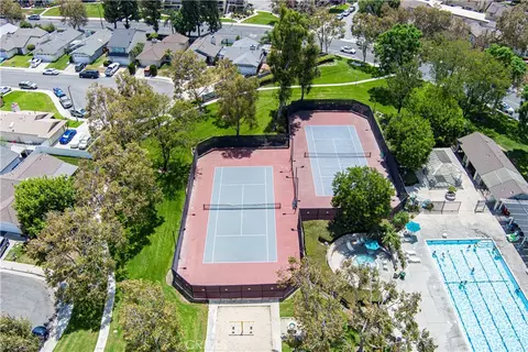 View/Area - 2861 Kings River Ln, Ontario, CA 91761 photo 2 of 9