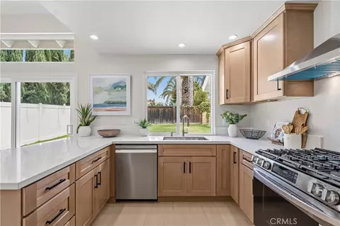 Kitchen - 2861 Kings River Ln, Ontario, CA 91761 photo 5 of 5