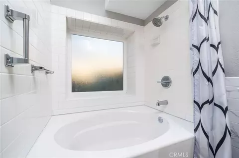 Bath - 6720 Inyo Pl, Rancho Cucamonga, CA 91701 photo 3 of 4