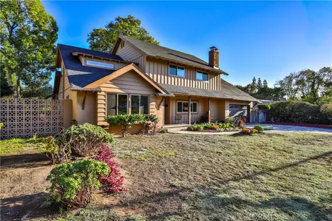 846 W 10th St, Claremont, CA 91711