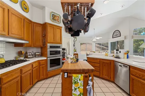 Kitchen - 29 Willowbrook, Phillips Ranch, CA 91766 photo 6 of 6