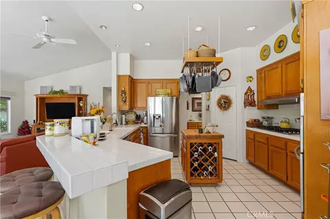 Kitchen - 29 Willowbrook, Phillips Ranch, CA 91766 photo 2 of 6