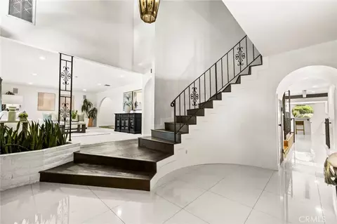 Entry Way - 221 W Tennyson St, Upland, CA 91784 photo 3 of 4