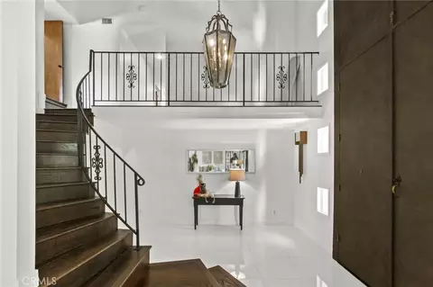 Entry Way - 221 W Tennyson St, Upland, CA 91784 photo 2 of 4