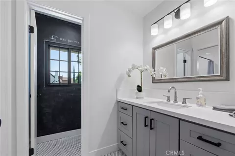 Bath - 221 W Tennyson St, Upland, CA 91784 photo 7 of 8
