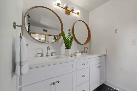 Bath - 221 W Tennyson St, Upland, CA 91784 photo 5 of 8