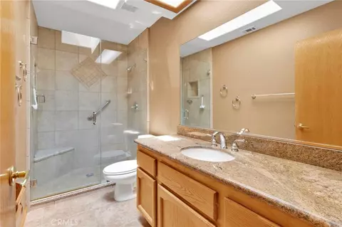 Bath - 13331 Waco Dr, Apple Valley, CA 92308 photo 7 of 7