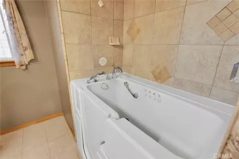 Bath - 13331 Waco Dr, Apple Valley, CA 92308 photo 6 of 7