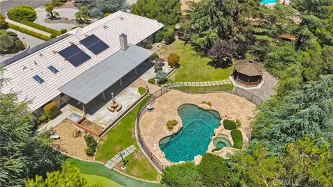 View/Area - 13331 Waco Dr, Apple Valley, CA 92308 photo 5 of 7
