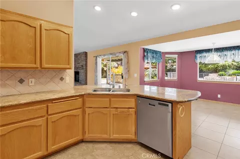 Kitchen - 13331 Waco Dr, Apple Valley, CA 92308 photo 2 of 2