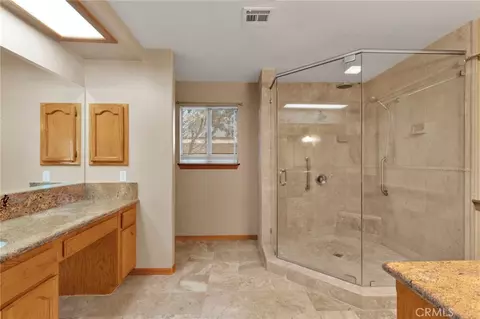 Bath - 13331 Waco Dr, Apple Valley, CA 92308 photo 2 of 7