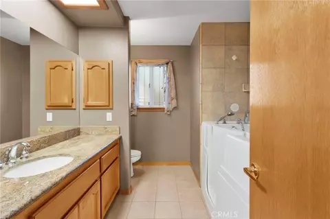 Bath - 13331 Waco Dr, Apple Valley, CA 92308 photo 5 of 7