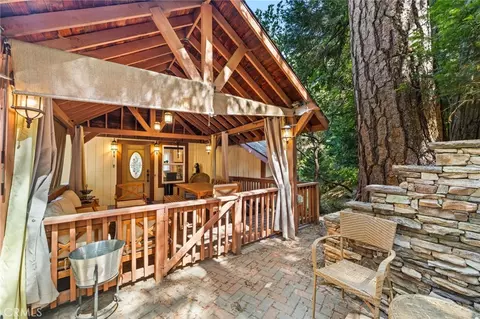 Exterior - 24599 Geneva Dr, Crestline, CA 92325 photo 10 of 15