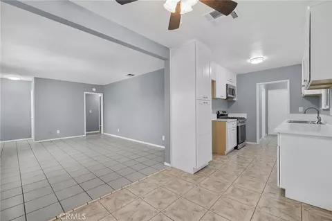 Entry Way - 184 E Grant, Rialto, CA 92376 photo 2 of 3