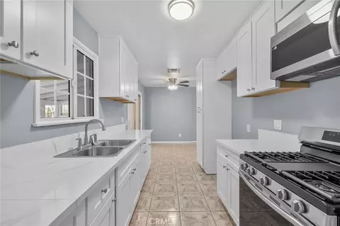Entry Way - 184 E Grant, Rialto, CA 92376 photo 1 of 3