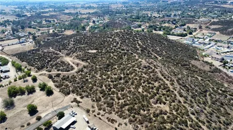 1 Wickerd Rd, Menifee, CA 92584 photo 7