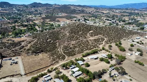 1 Wickerd Rd, Menifee, CA 92584 photo 5