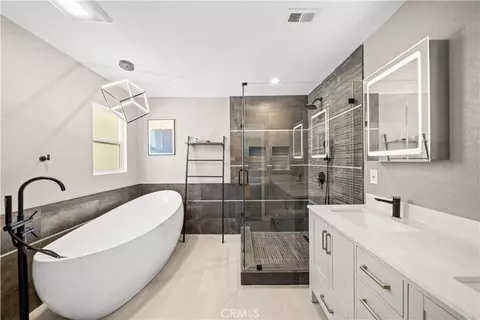 Bath - 718 Marylie Ln, Walnut, CA 91789 photo 2 of 4