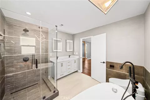 Bath - 718 Marylie Ln, Walnut, CA 91789 photo 3 of 4