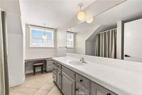 Bath - 547 W 25th, Upland, CA 91784 photo 2 of 4
