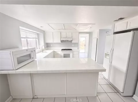 Kitchen - 14932 Dandelion Ct, Fontana, CA 92336 photo 2 of 2