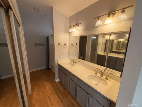 Bath - 14932 Dandelion Ct, Fontana, CA 92336 photo 2 of 4
