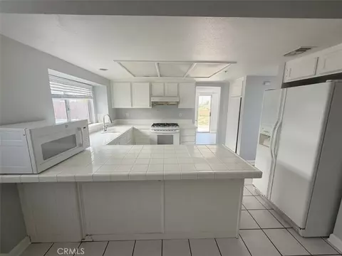 Kitchen - 14932 Dandelion Ct, Fontana, CA 92336 photo 2 of 2