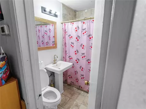 Bath - 6958 37th St, Riverside, CA 92509 photo 1 of 3