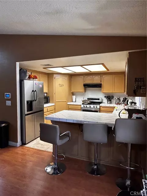 Kitchen - 14168 Tu Su, Apple Valley, CA 92307 photo 2 of 2