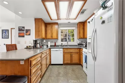 Kitchen - 2054 Slippery Elm, Wrightwood, CA 92397 photo 1 of 5