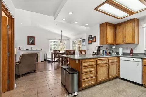 Kitchen - 2054 Slippery Elm, Wrightwood, CA 92397 photo 5 of 5
