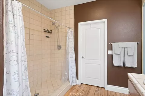 Bath - 21713 Front St, Wildomar, CA 92595 photo 4 of 6