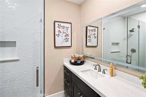 Bath - 186 W 20th, Upland, CA 91784 photo 5 of 8