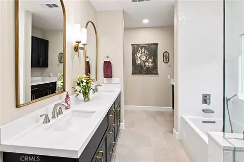 Bath - 186 W 20th, Upland, CA 91784 photo 3 of 8