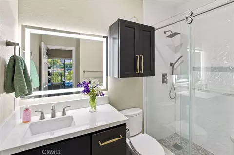 Bath - 186 W 20th, Upland, CA 91784 photo 6 of 8