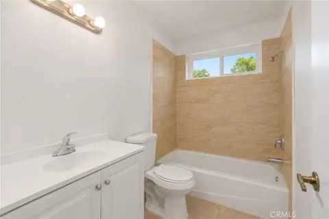 Bath - 40912 169th E, Lancaster, CA 93535 photo 1 of 3